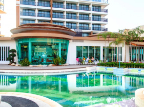 Курортный отель The Beach Heights Resort