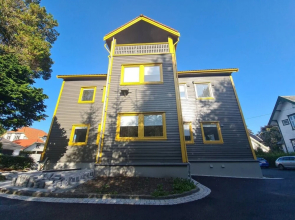 Bright And Modern - 2-bedroom, Central, Free Parking