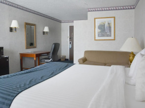 Travelodge by Wyndham Milwaukee