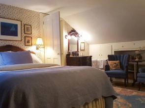 The White House Inn