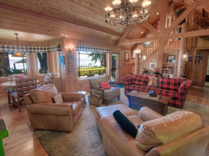 Lakefront History 5 Bedroom Cabin by Redawning