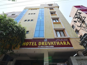 SPOT ON 39866 Hotel Dhruvathara