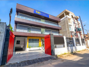 Fabhotel Premium Kashi