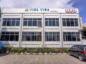 OYO 2180 Vina Vira Hotel