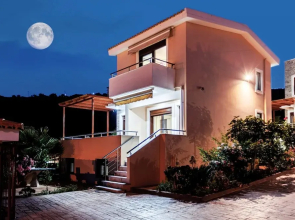 Armonia by the Sea - Majestic Seaside Retreat