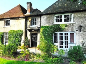Chalk Farm Hotel LDC
