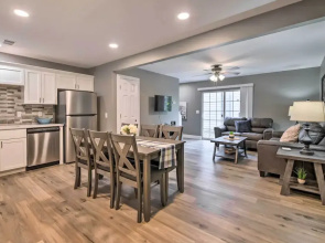 Pet-friendly Abode, Walk to Table Rock Lake!