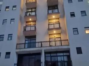 Au-thopia hotel