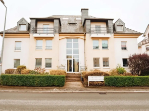 Lux City-Beautiful 1BR Apt w Gdn Balc