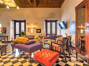 San Pedro Apartments