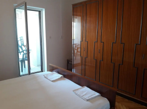 Apartments Metajna X