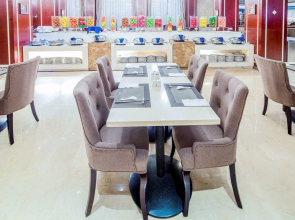 Fengyanjianguo Hotel