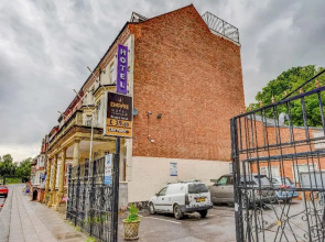 OYO Empire Hotel