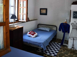 Azure Home - Seaside Comfort