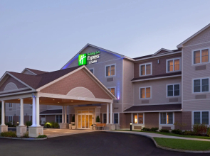 Holiday Inn Express Hotel & Suites Tilton - Lakes Region by IHG