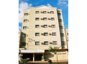 Eston Hotel