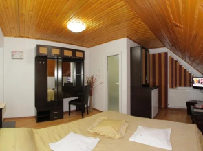 Villa Select