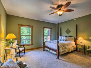 Tryon House w/ Hot Tub - Near Equestrian Centers!