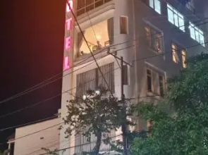 Van Nhi Hotel