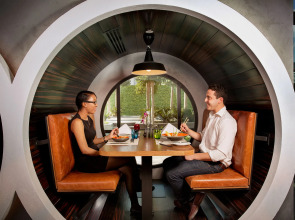 Отель ibis One Central Hotel