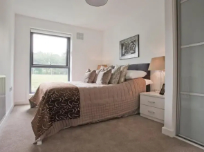 Modern Apartment Close to Airport