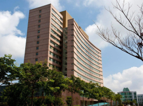 Qingdao Celebrity Hotel