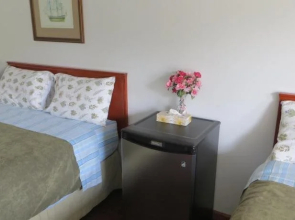 Dolphin Motel