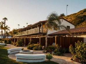 El Caminante Bar & Bungalows