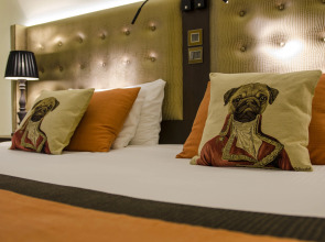 AX The Victoria Hotel