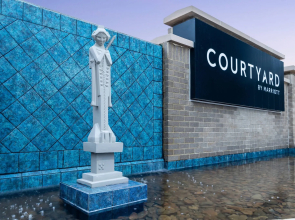 Courtyard by Marriott Atlanta Alpharetta/Avalon Area
