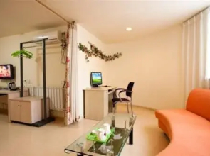 Leda Express Hotel (Liugongdao Wharf Weigao Plaza)