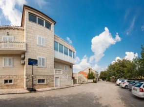 Apartments & Rooms Konoba Tomić