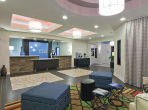 Holiday Inn Express Hotel & Suites Fulton by IHG