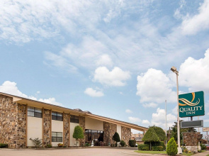 Quality Inn Magnolia