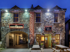 Coach House Hotel