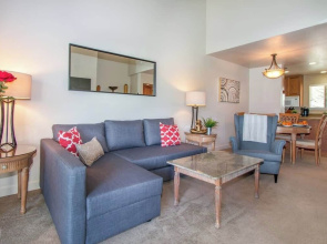 Luxury Napa Condo Golf Views & Prime Location