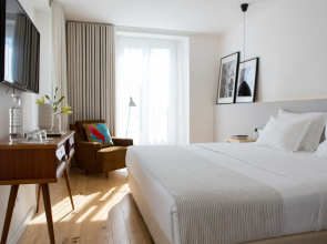 The 8 Downtown Suites