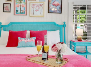 Hibiscus House Bed Breakfast Inn Flamingo Suite