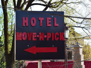 Hotel Move-N-Pick
