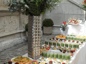 Hotel de Bourgtheroulde, Autograph Collection