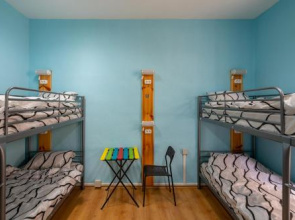 Hostel44