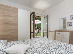 Amazing Home in Porec With Wifi and 2 Bedrooms