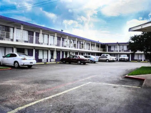 Delta Inn