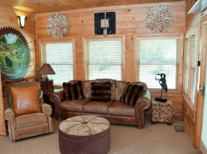 PAPA BEAR'S DEN - 5 Br Cabin