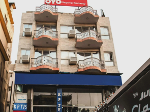 Flagship 75604 Hotel Embassy Exhibition Rd