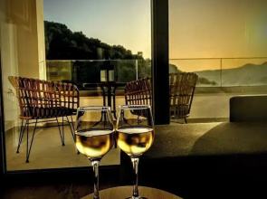 LefkoParga luxury Suites