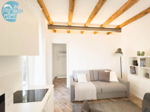 Basovizza 3 Angelica Tirabora Short Rent