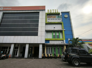 OYO 91036 Hotel Simpang Lima Gkpri