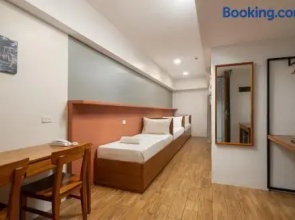iHotel Uptown BGC