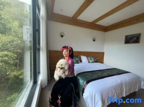 Erji Yashe Sleep by the Mountain · Forest Cottage